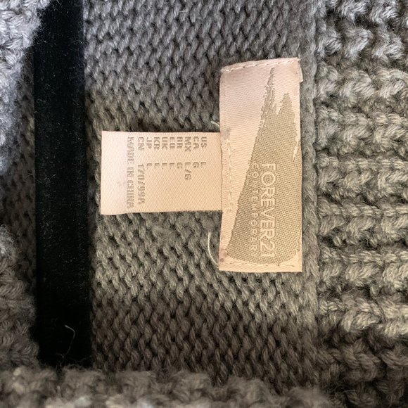 Forever 21 Turtleneck Sweater - Picture 3 of 3